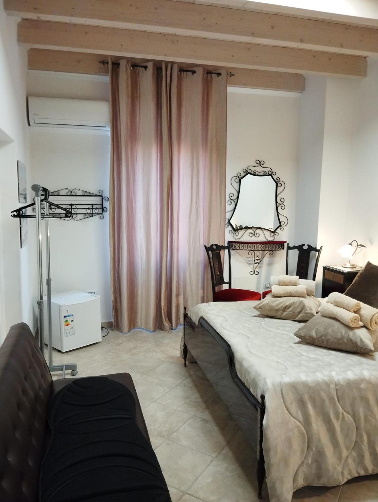 Affittacamere Vicino Al Porto ปอร์โตตอร์เรส ภายนอก รูปภาพ